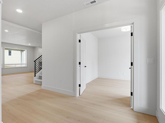 3rd image of 14184 SE Iseli Ln