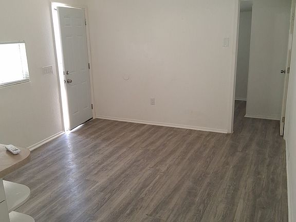 3rd image of 220 W Lincoln St #3