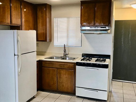 3rd image of 3870 Van Dyke Ave APT 3