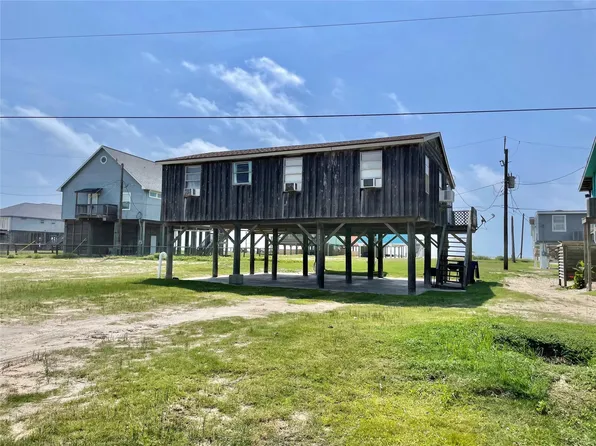 1111 Surf Dr, Freeport, TX 77541
