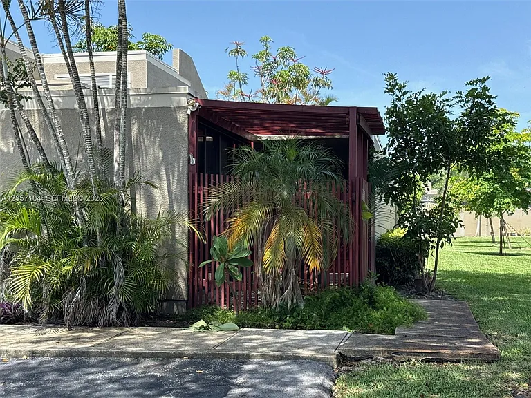 1071 Windward Dr #0 — Photo 2