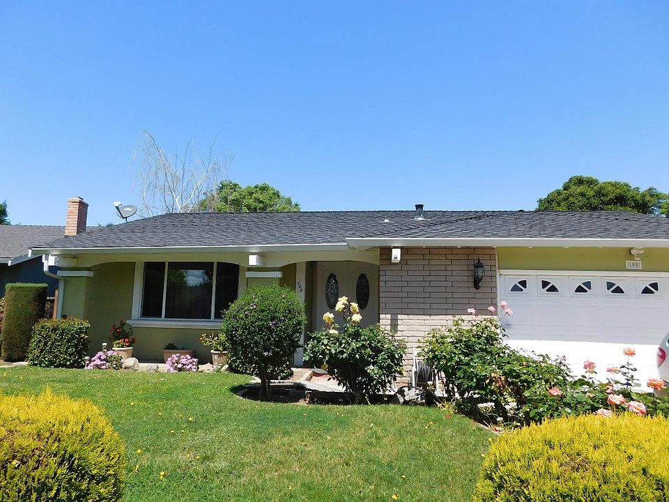 1st image of 105 Cashew Blossom Dr