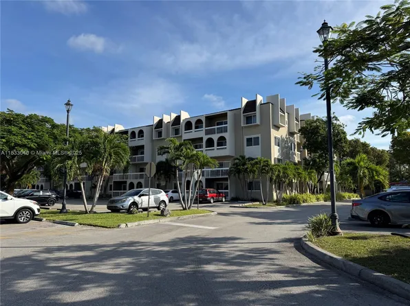 7915 Camino Real N #302, Miami, FL 33143