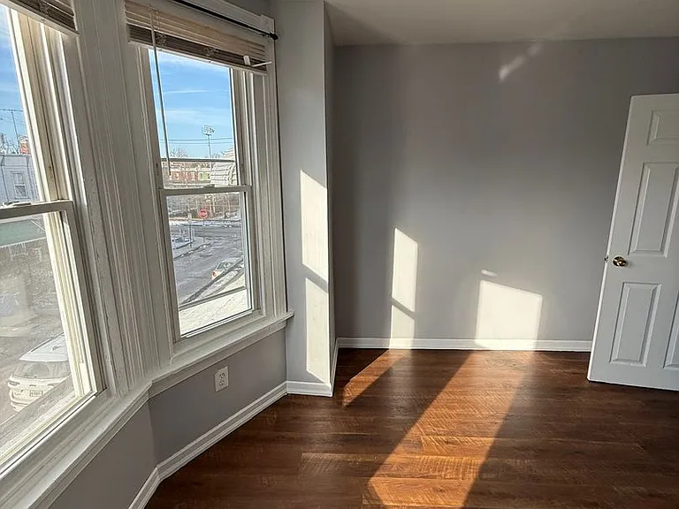 5753 N Beechwood St — Photo 17