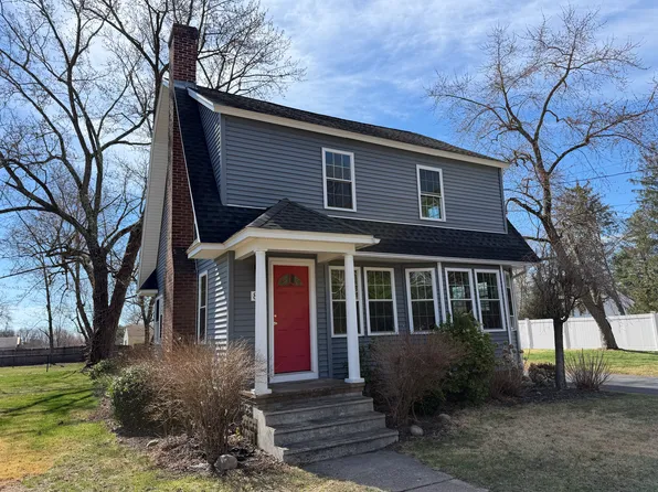 89 North St, Agawam, MA 01001