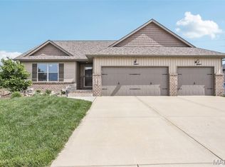 520 W 5th St, Saint Jacob, IL 62281