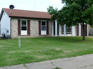 2526 Weymouth Dr, High Ridge, MO 63049