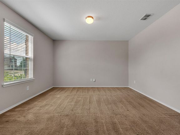 5th image of 1012 Rio Frio Dr