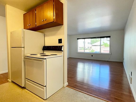 3rd image of 4214 11th Ave NE #104