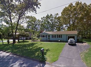 69 Leslie St, Windsor Locks, CT 06096