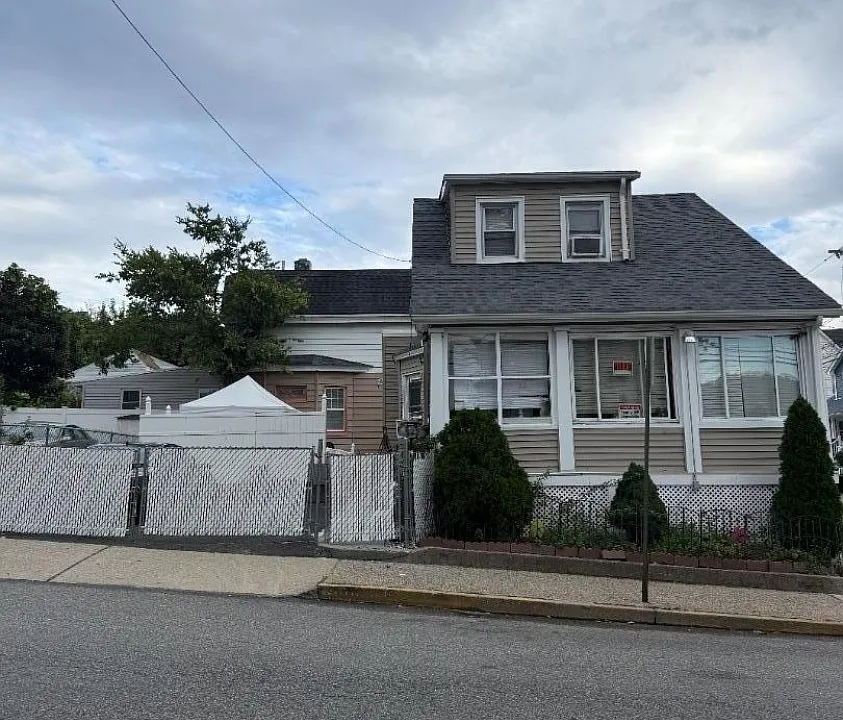 342 Crosby Ave