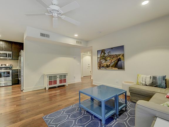 2nd image of 904 West Ave #115