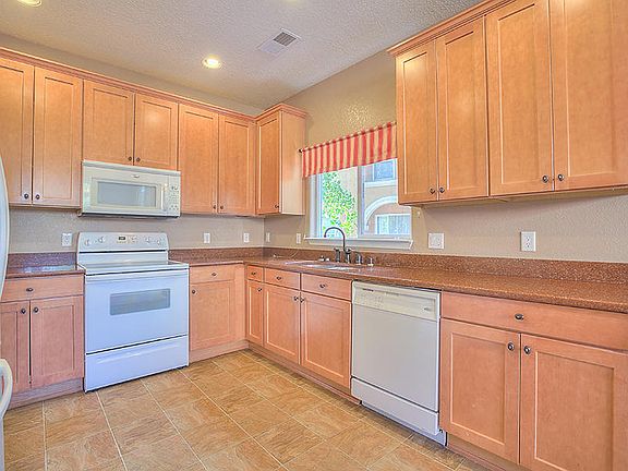 3rd image of 601 Menaul Blvd NE Unit 3705
