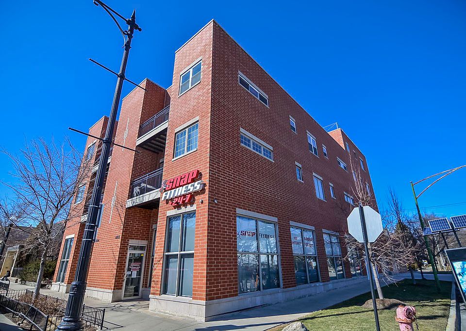 1st image of 4006 N Kilbourn Ave #A5