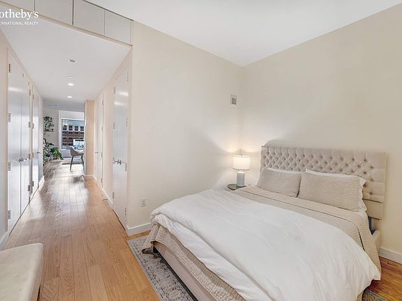 5th image of 75 Wall St #29E