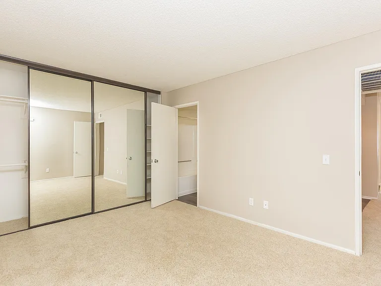 Emerald Court Apartment Homes — Photo 41