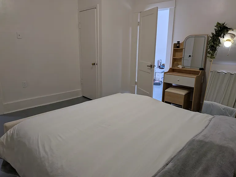1798 Duss Ave #2 — Photo 3