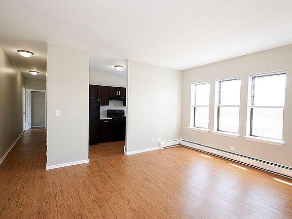 2nd image of 6811 S Paxton Ave APT 203