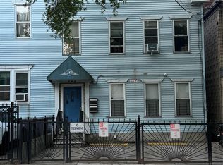 289 E 201st St, Bronx, NY 10458