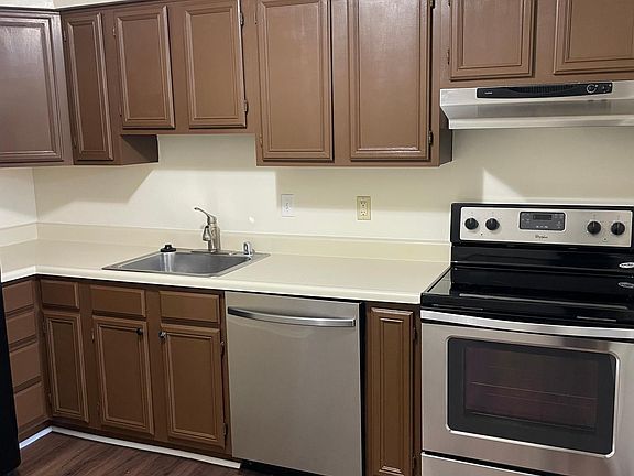 3rd image of 1000 Spring Gate Rd APT 1C