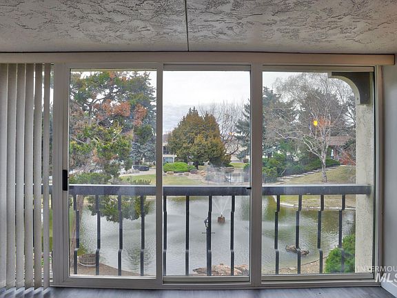 4th image of 1143 N Camelot Dr