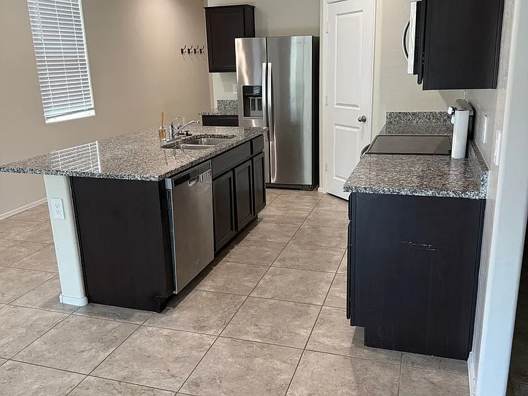 1831 W Broadway Ave — Photo 5