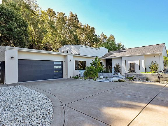 4th image of 166 Castle Crest Rd