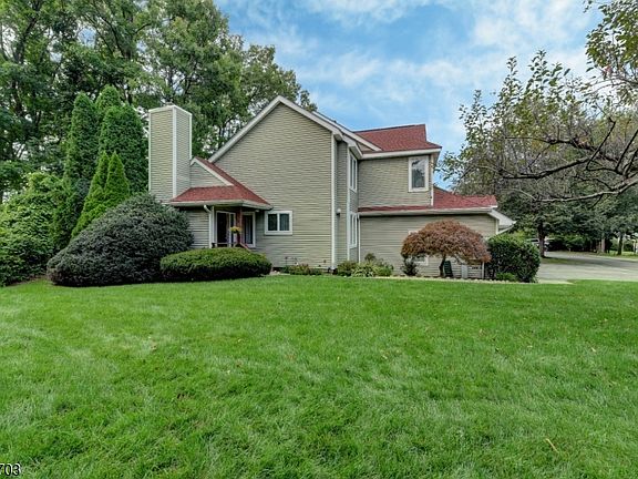 5th image of 39 Ridgeview Ter #39