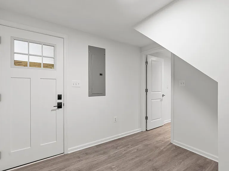 109 Devon Ct — Photo 35