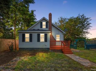 108 Oakwood St, Holly, MI