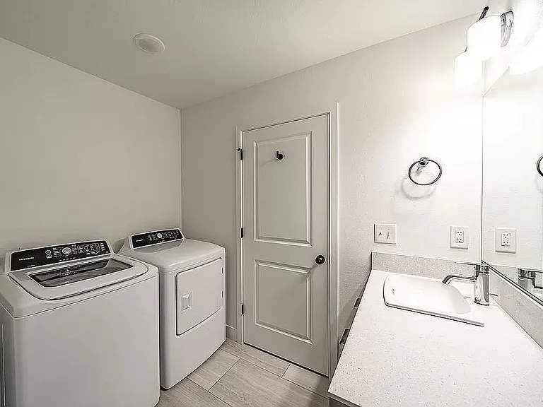 4001 Blue Pine Ln — Photo 12