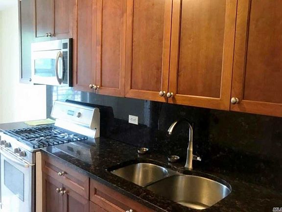 2nd image of 24120 Northern Blvd APT 5L
