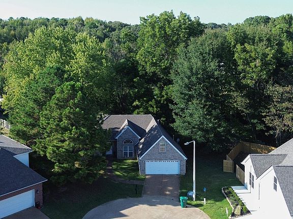 5th image of 23 Weatherstone Dr