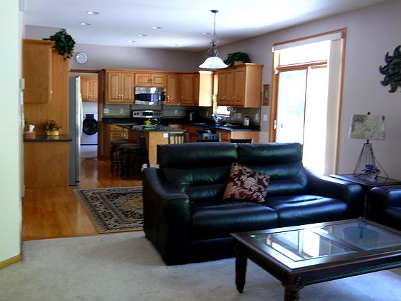 3rd image of 600 Wentworth Ave