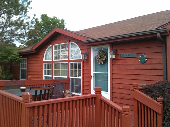4th image of 902 NE Willow Ct