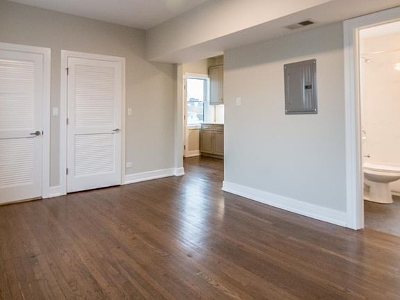 4th image of 1667 N Richmond St #1R