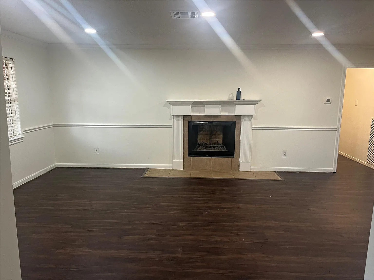4 bed, 2.0 bath, 1937 sqft, $2,350 — Photo 4