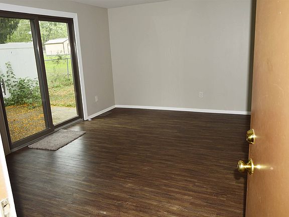 3rd image of 6625 Bellefield Dr