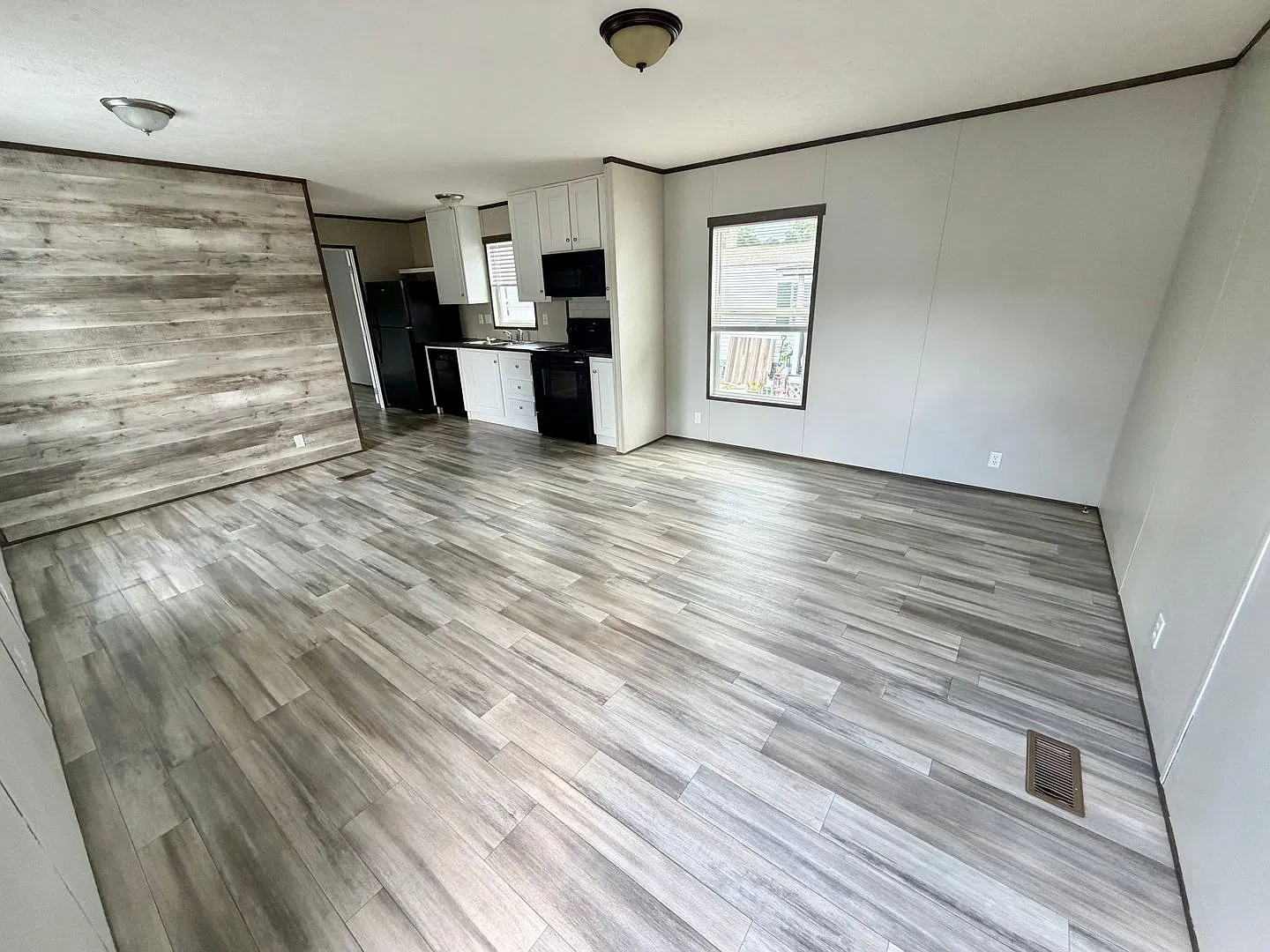 2 bed, 896 sqft, $1,238 — Photo 3