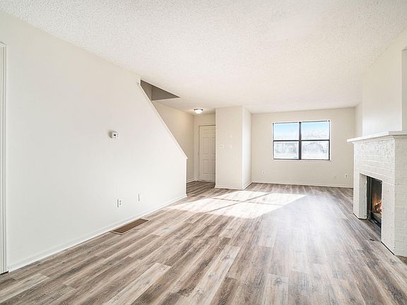 4th image of 9573 W 87th St