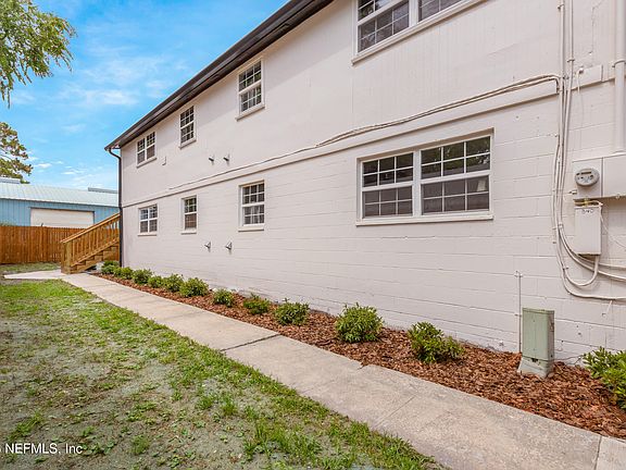 3rd image of 340 DUDLEY Street