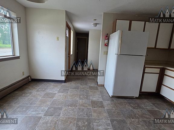 5th image of 2635 Malmquist Ave