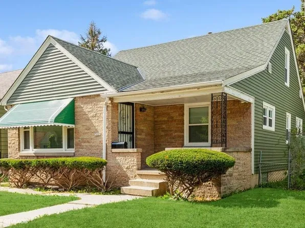 7025 West Beckett AVENUE, Milwaukee, WI 53216