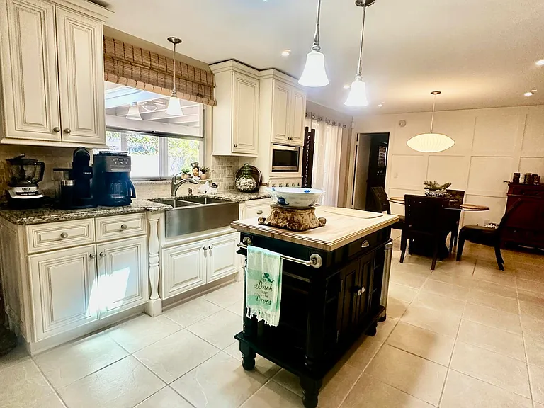 410 Surf Rd — Photo 9