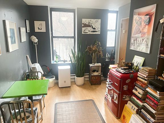 5th image of 21 Essex St #8