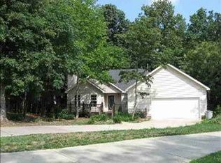 37 Idle Ln, Fountain Inn, SC 29644