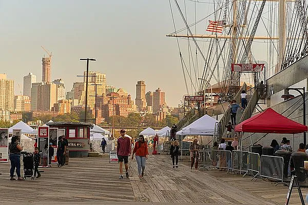 Rented by Living New York | media 60