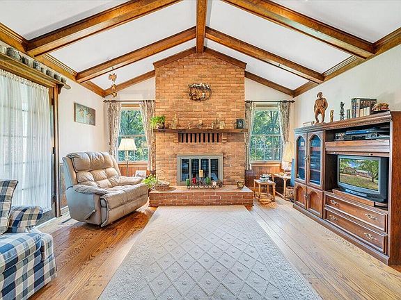4th image of 7026 Hollyberry Cir