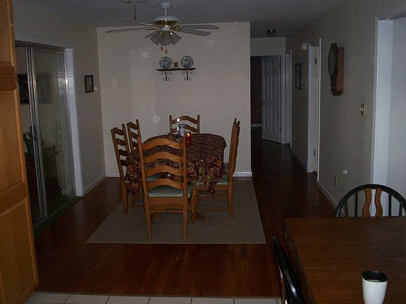 3rd image of 302 N 58th Ave