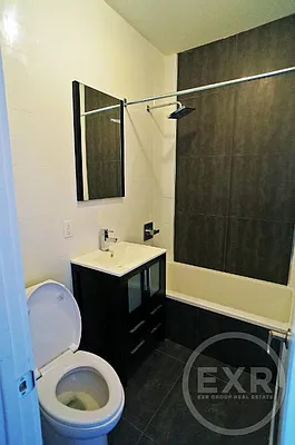 Rented by EXR | media 52